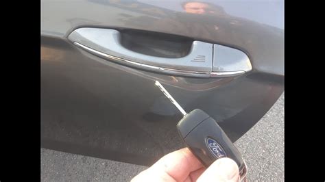 how to unlock ford fusion with key